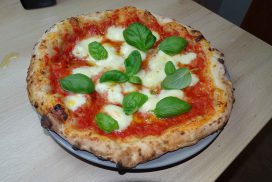 Pizza margarita reverotte