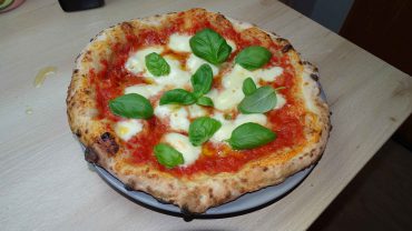 Pizza margarita reverotte